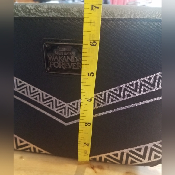 NWT Loungefly Marvel Black Panther Wakanda Forever Crossbody Bag - Picture 16 of 17